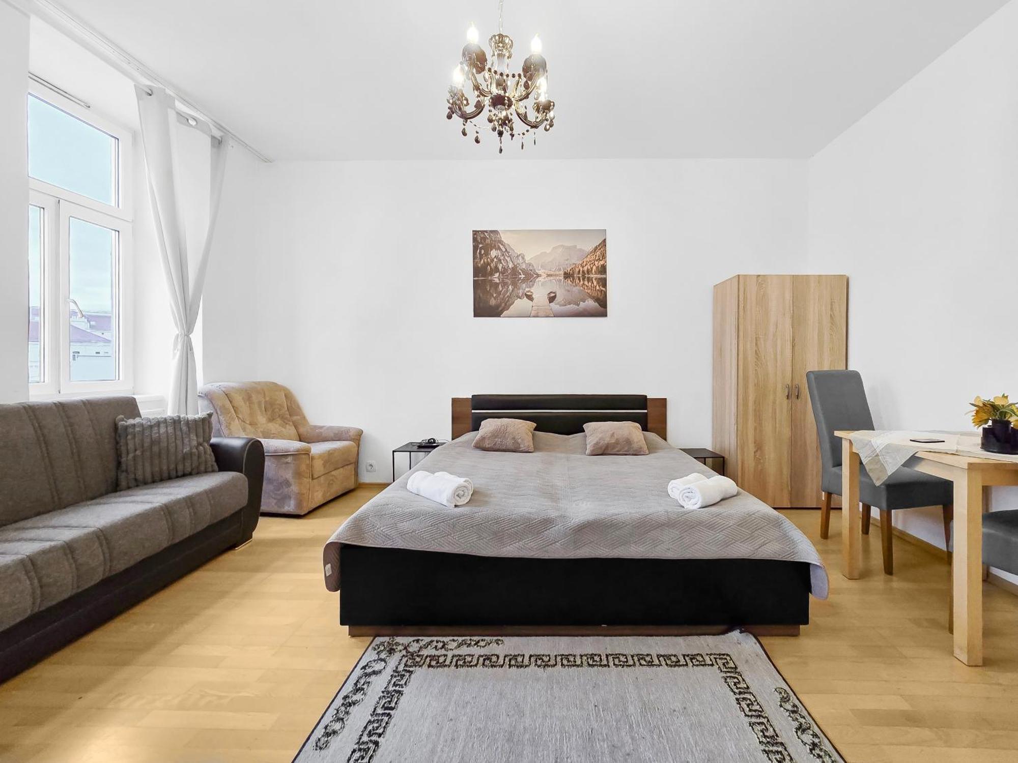 Three King-Size Beds, Three Bedrooms فيينا المظهر الخارجي الصورة