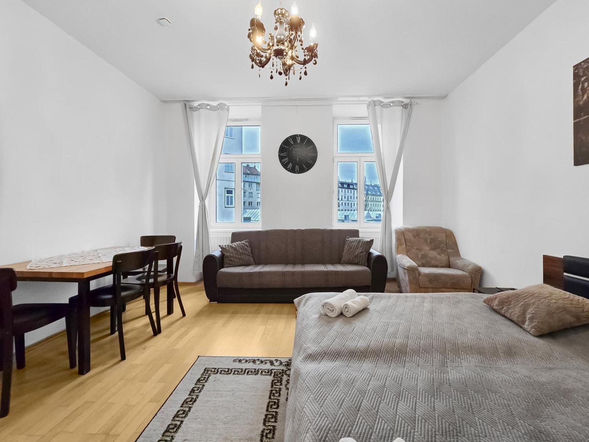 Three King-Size Beds, Three Bedrooms فيينا المظهر الخارجي الصورة