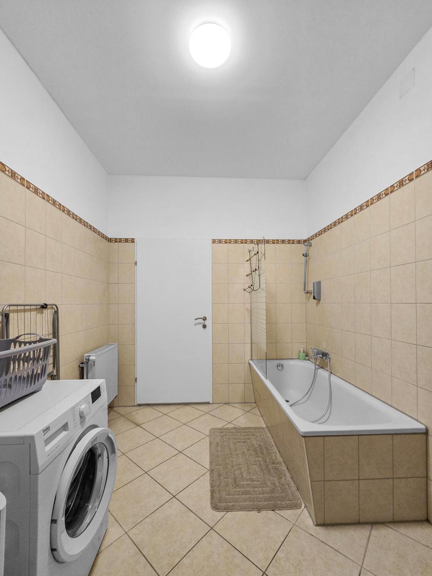 Three King-Size Beds, Three Bedrooms فيينا المظهر الخارجي الصورة